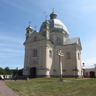 Church_of_the_Holy_Trinity_in_Liškiava,_Lithuania_in_2015